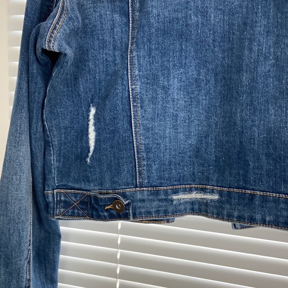 COPY - Guess of Los Angeles, blue Jean short jacket. - Picture 7 of 10